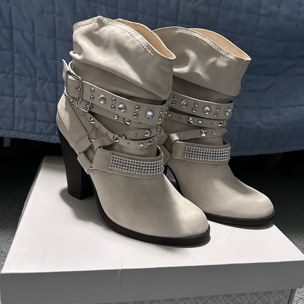 Daisy Fuentes Cream Heeled Boots with Studded Straps